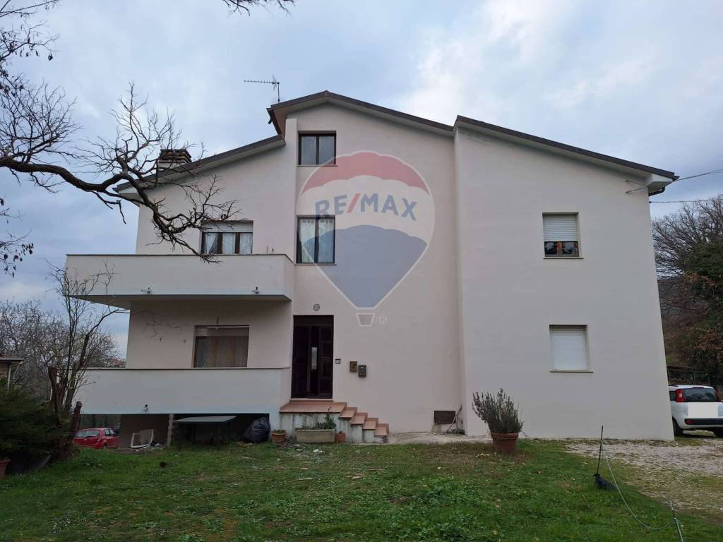 casa indipendente in vendita a Trevi in zona Santa Maria in Valle