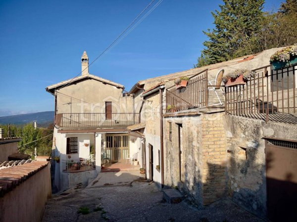 casa indipendente in vendita a Trevi in zona Coste