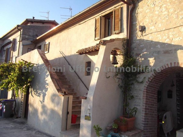 casa indipendente in vendita a Trevi in zona Matigge/Li Celli