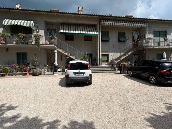 appartamento in vendita a Trevi