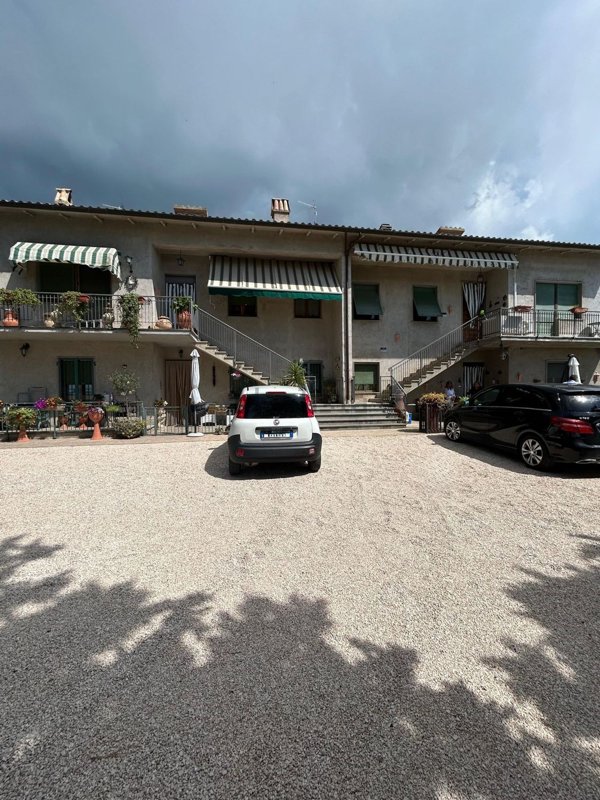 appartamento in vendita a Trevi