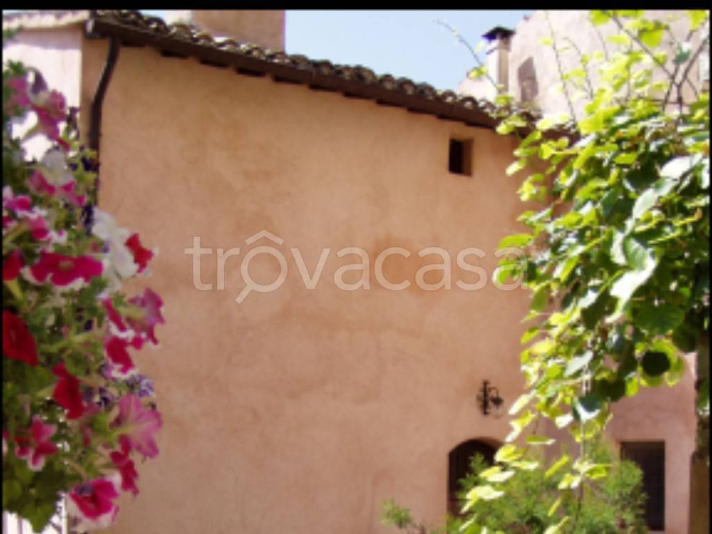 appartamento in vendita a Trevi