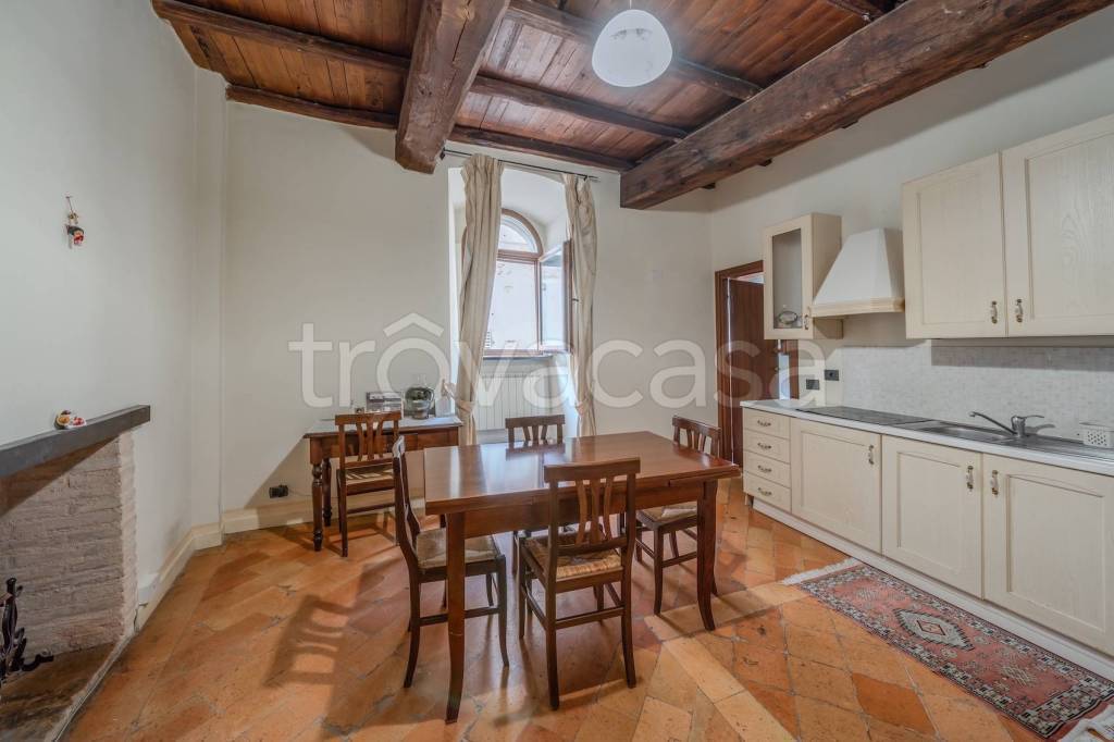 appartamento in vendita a Trevi