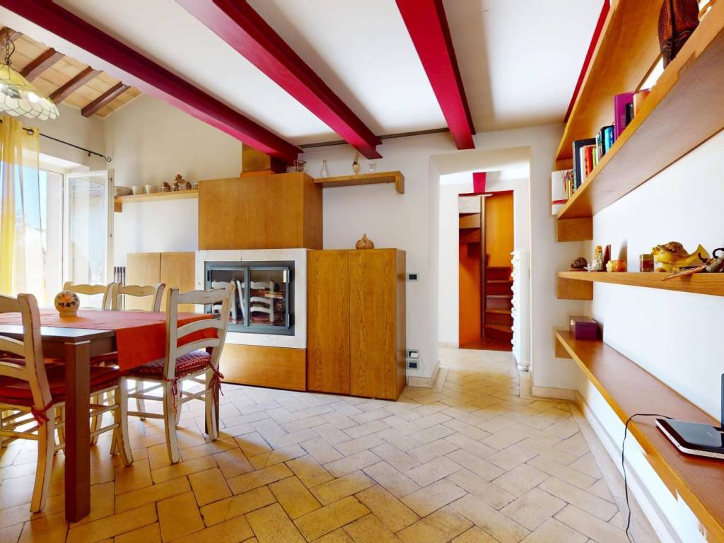 casa indipendente in vendita a Trevi