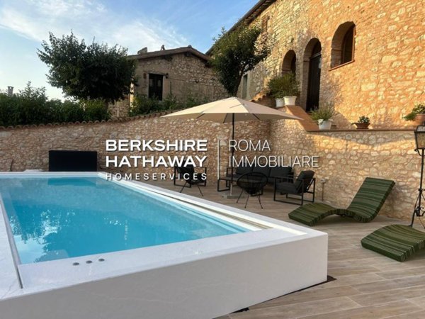 casa indipendente in vendita a Trevi