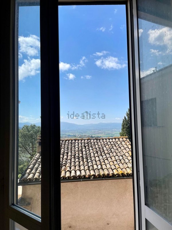 appartamento in vendita a Trevi