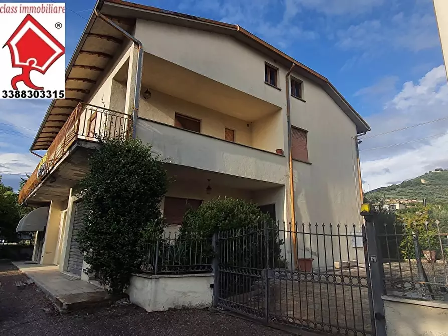 casa indipendente in vendita a Trevi