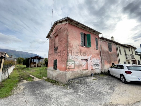 casa indipendente in vendita a Trevi in zona Cannaiola