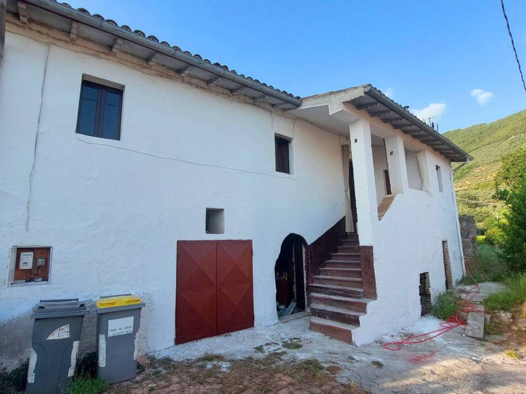 casa indipendente in vendita a Trevi