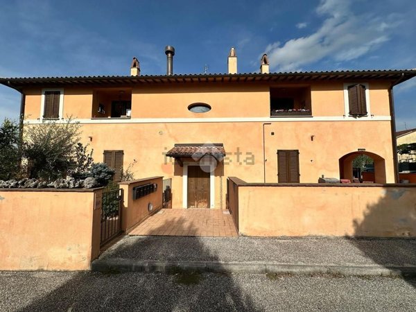 appartamento in vendita a Trevi