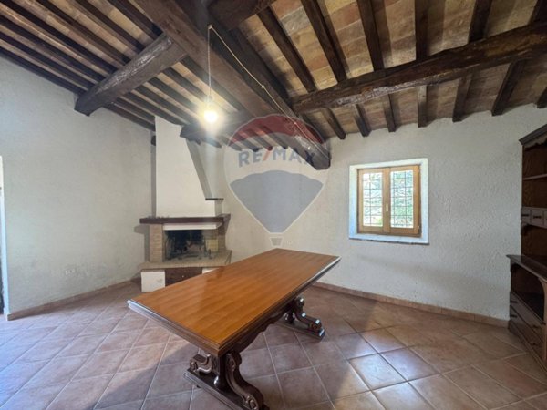 casa indipendente in vendita a Trevi