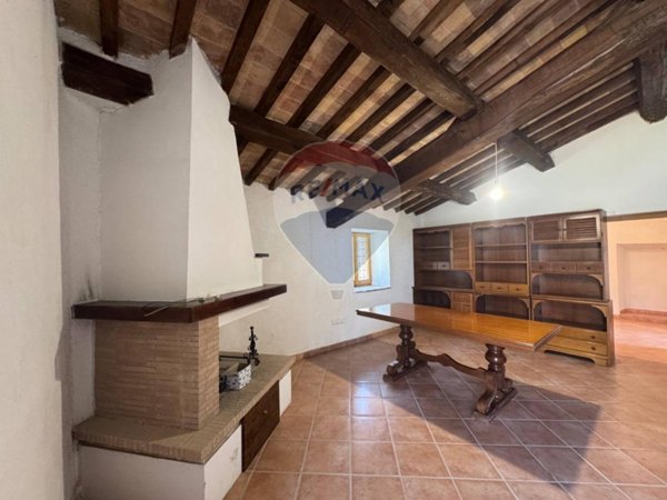 casa indipendente in vendita a Trevi