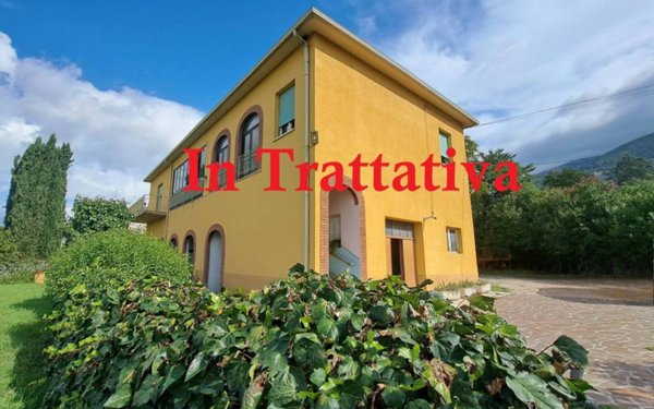 casa indipendente in vendita a Trevi