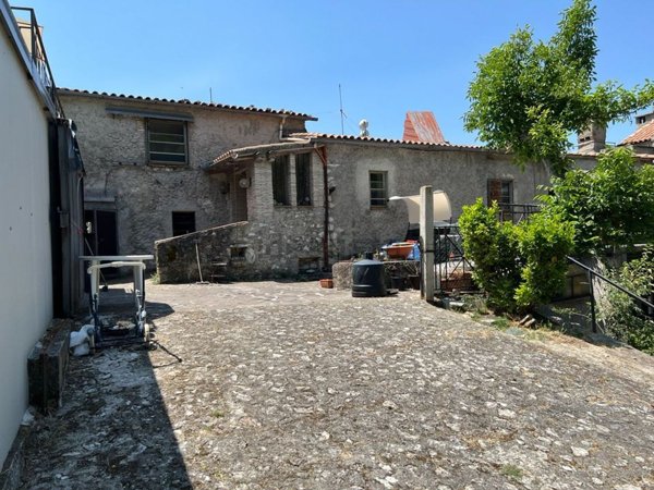 casale in vendita a Trevi in zona Santa Maria in Valle