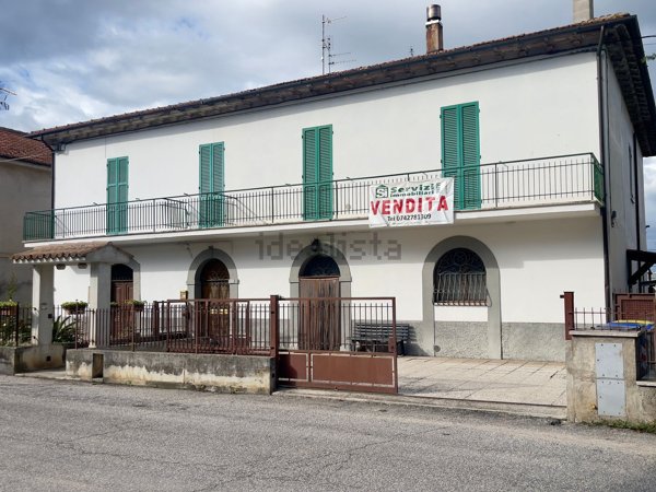 casa indipendente in vendita a Trevi