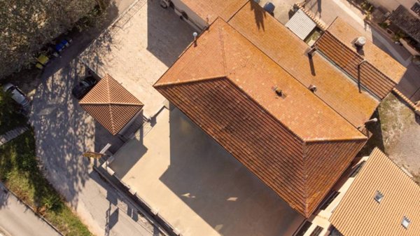 locale commerciale in vendita a Trevi in zona Cannaiola