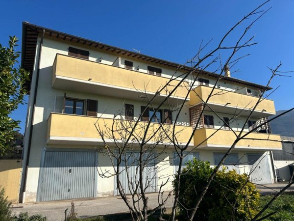 appartamento in vendita a Trevi