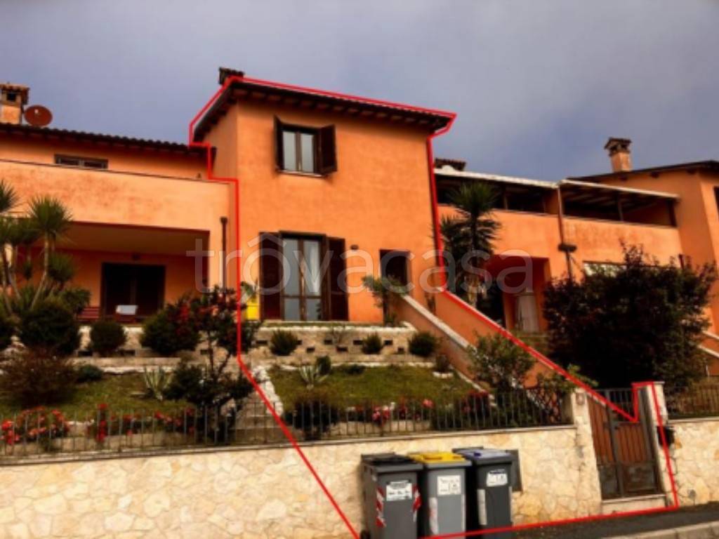 appartamento in vendita a Trevi