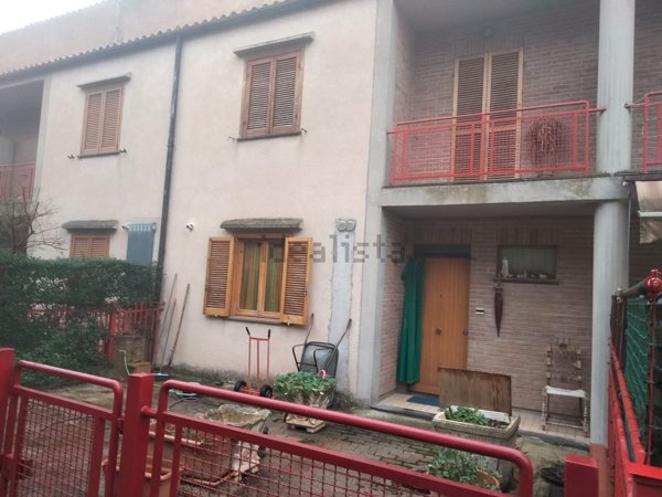 casa indipendente in vendita a Trevi