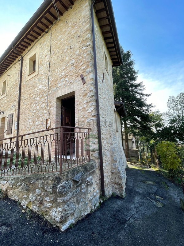 appartamento in vendita a Trevi in zona Matigge/Li Celli