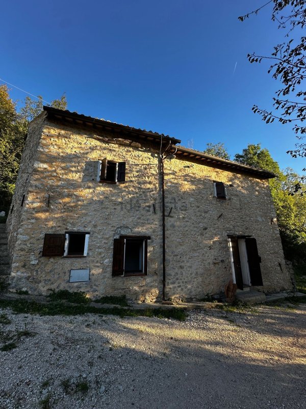 appartamento in vendita a Trevi in zona Coste