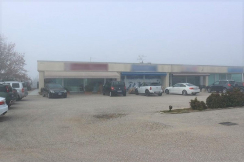 ufficio in vendita a Trevi