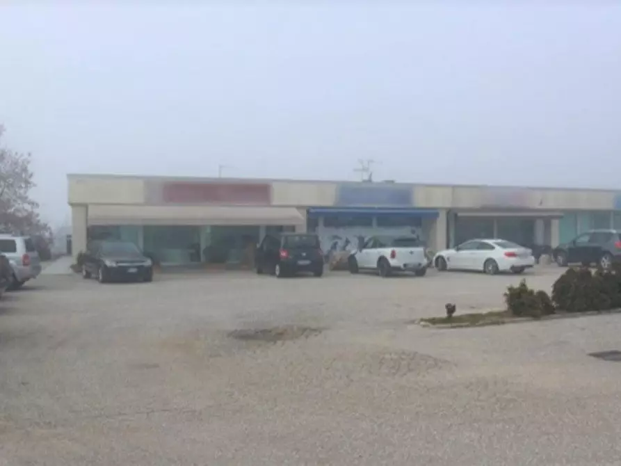 ufficio in vendita a Trevi