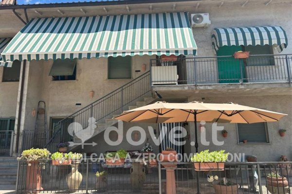 casa indipendente in vendita a Trevi