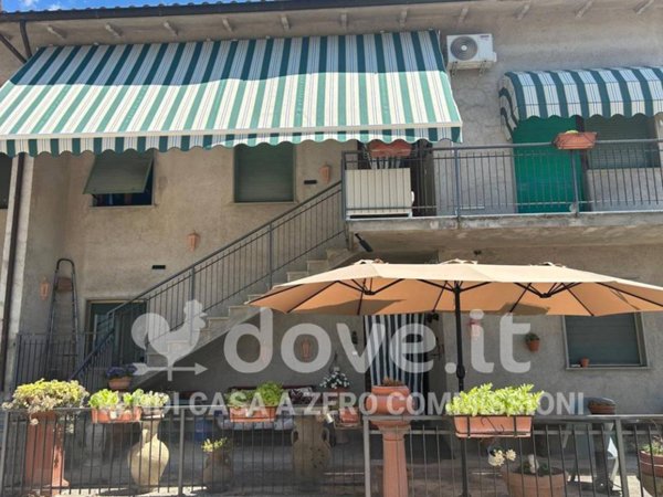 casa indipendente in vendita a Trevi