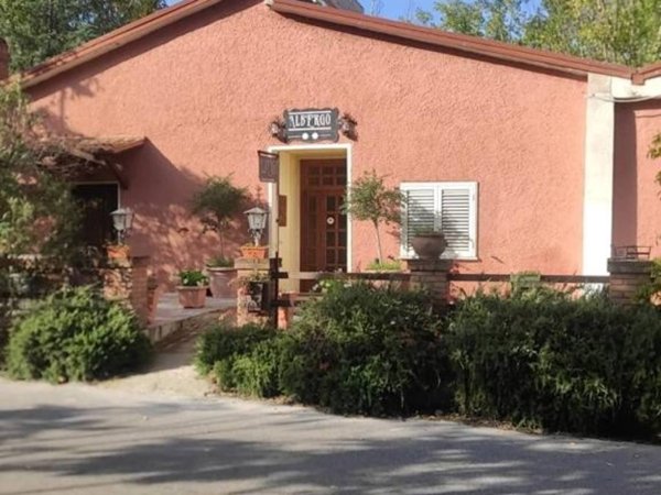 intera palazzina in vendita a Trevi