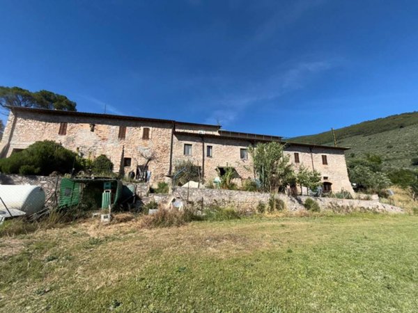 intera palazzina in vendita a Trevi