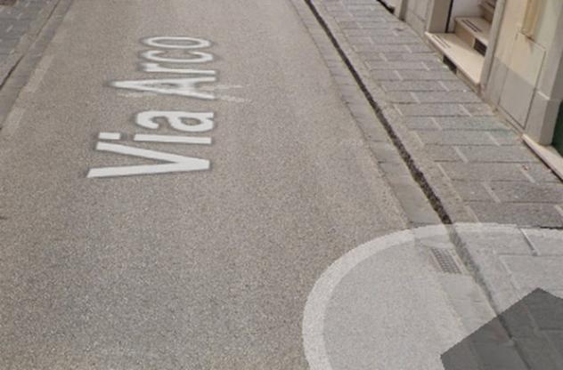 esavano in vendita a Trevi