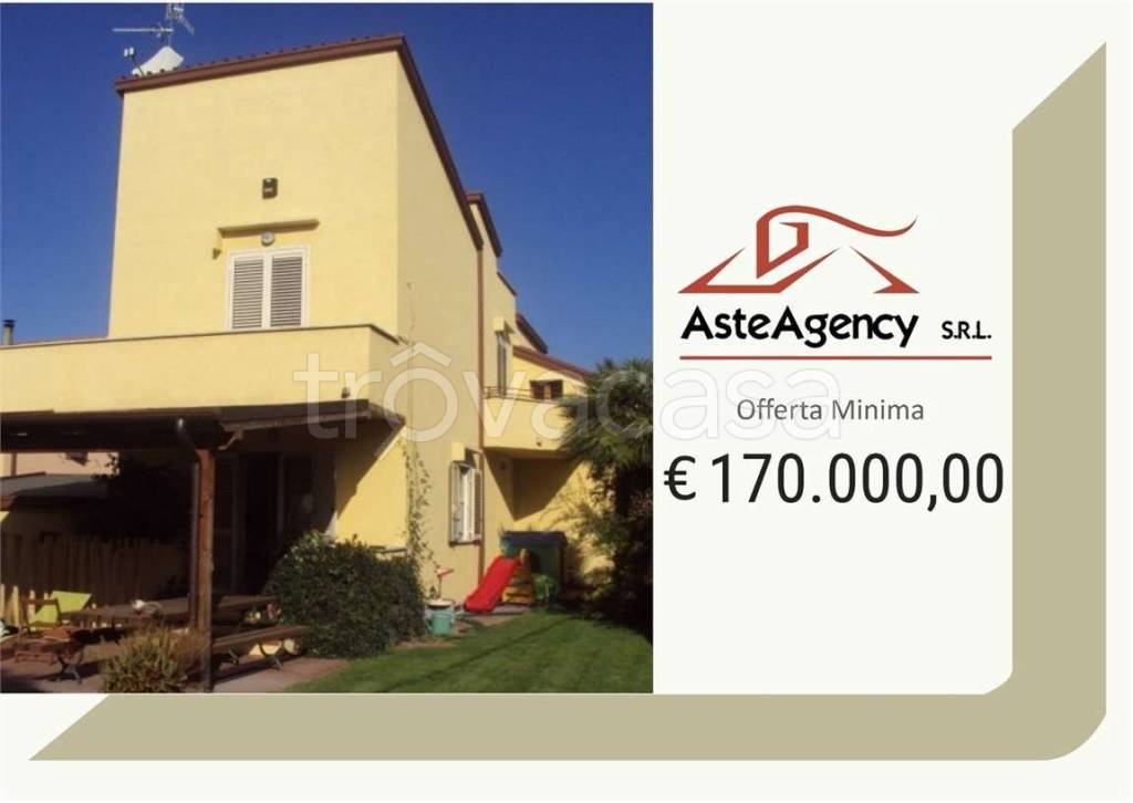 casa indipendente in vendita a Trevi in zona Santa Maria in Valle