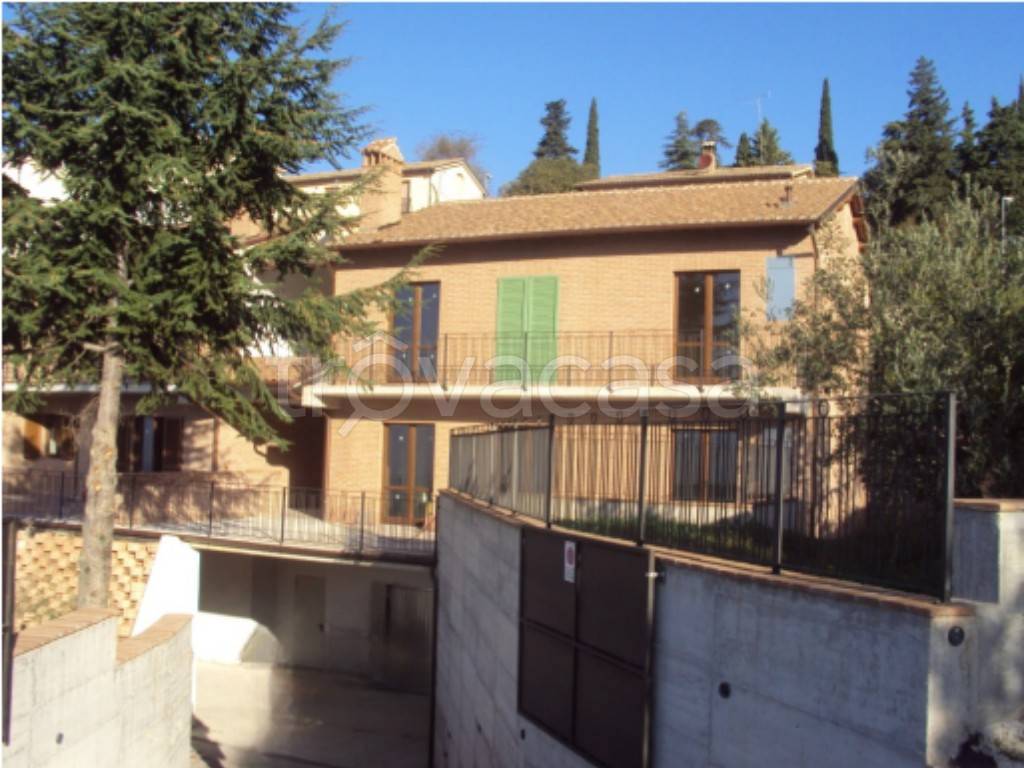 appartamento in vendita a Trevi