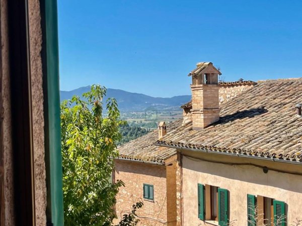 appartamento in vendita a Trevi