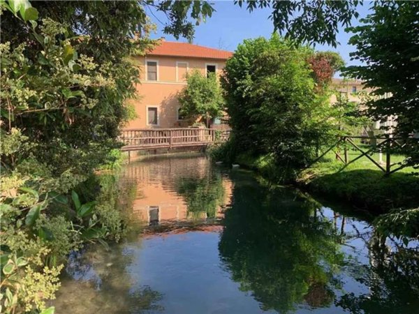 casa indipendente in vendita a Trevi