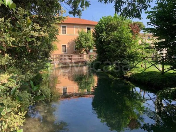 casa indipendente in vendita a Trevi