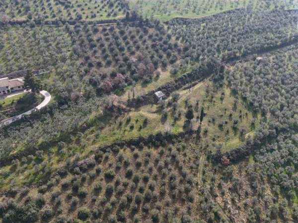 terreno agricolo in vendita a Trevi