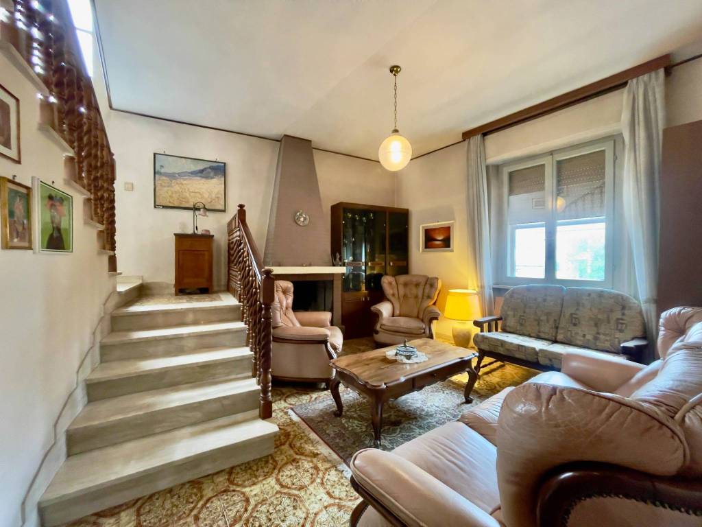 casa indipendente in vendita a Trevi in zona Pietrarossa