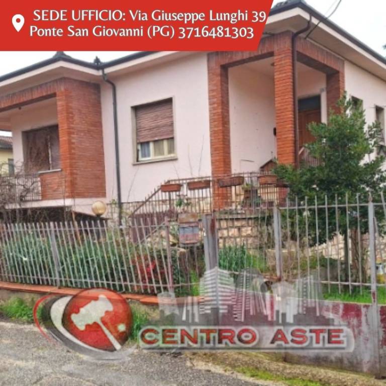 casa indipendente in vendita a Trevi