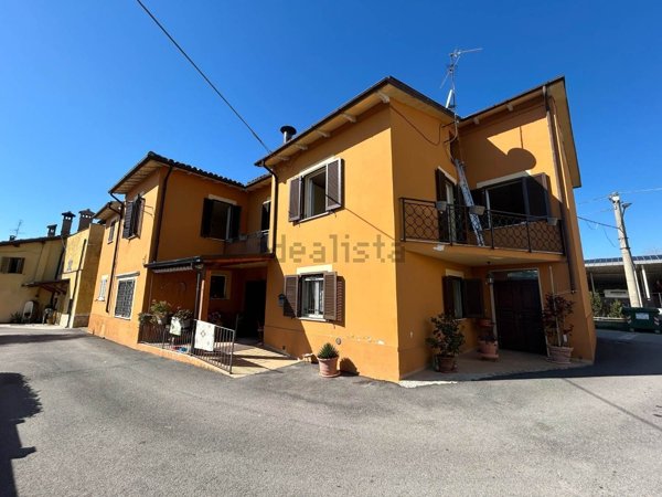 casa indipendente in vendita a Trevi in zona Picciche