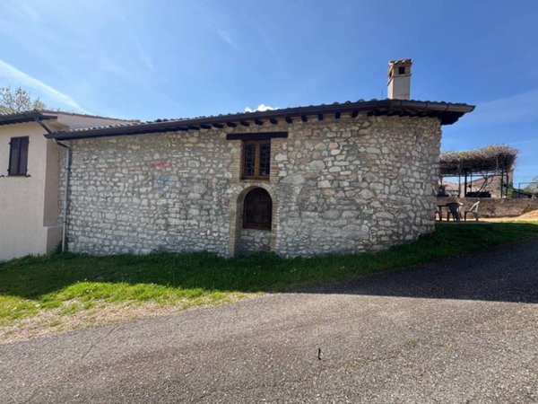 casa indipendente in vendita a Trevi in zona Coste