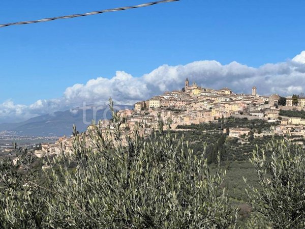 casa indipendente in vendita a Trevi in zona Bovara