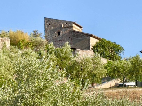 casa indipendente in vendita a Trevi in zona Bovara