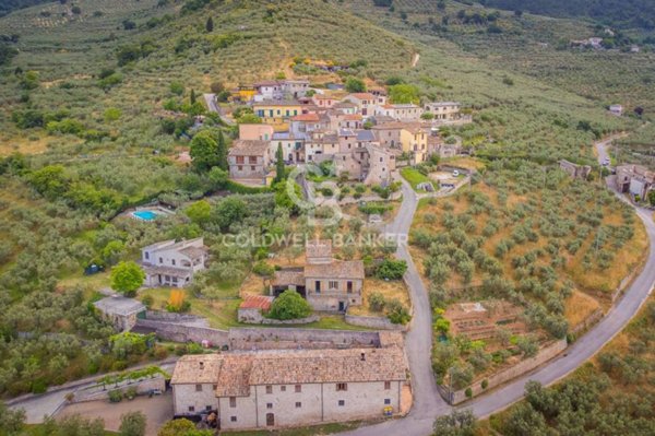 casa indipendente in vendita a Trevi in zona Bovara