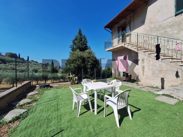 casa indipendente in vendita a Trevi in zona Coste