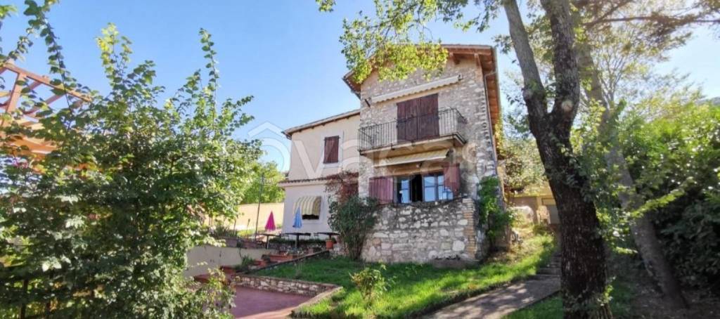 casa indipendente in vendita a Trevi in zona Coste