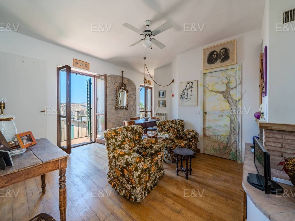 casa indipendente in vendita a Trevi