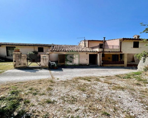 casa indipendente in vendita a Trevi in zona Coste