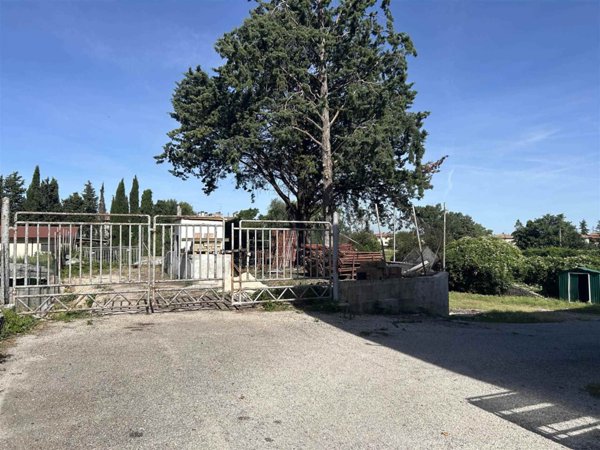 terreno edificabile in vendita a Trevi in zona Parrano